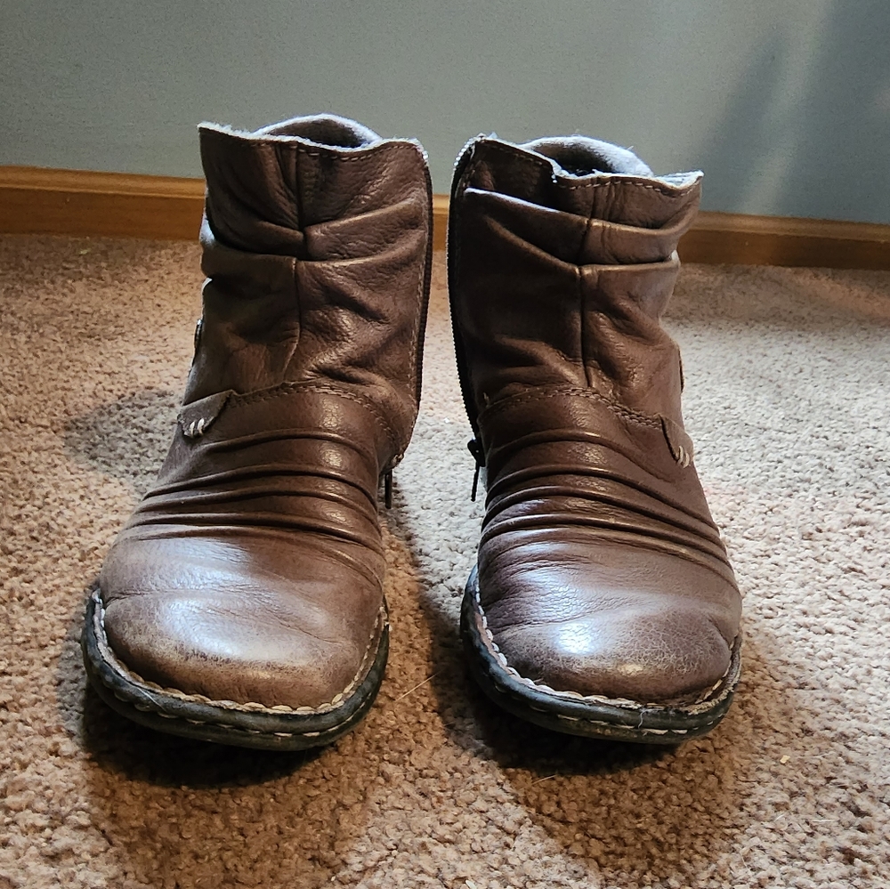 Earth Origins Gray Ankle Boots